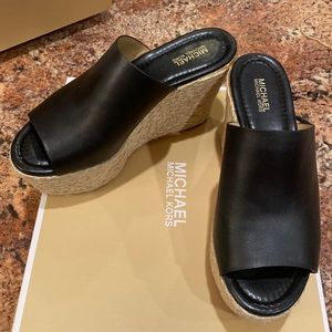 MICHAEL KORS LEATHER WEDGES in original box